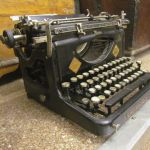 699 4227 TYPEWRITER